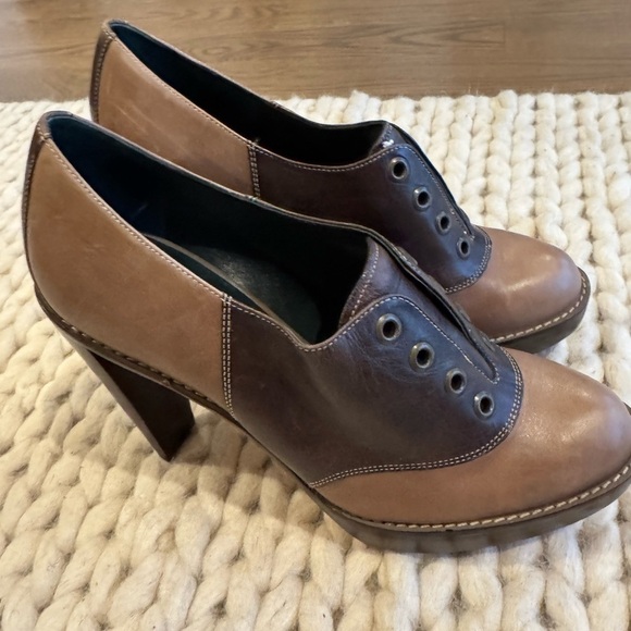 Cole Haan - Unique Women’s Multi Colored Heels - Size 8 high Chelsea pump - Picture 4 of 8